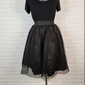 Black Tulle Elastic Band Skirt Size Small/Medium